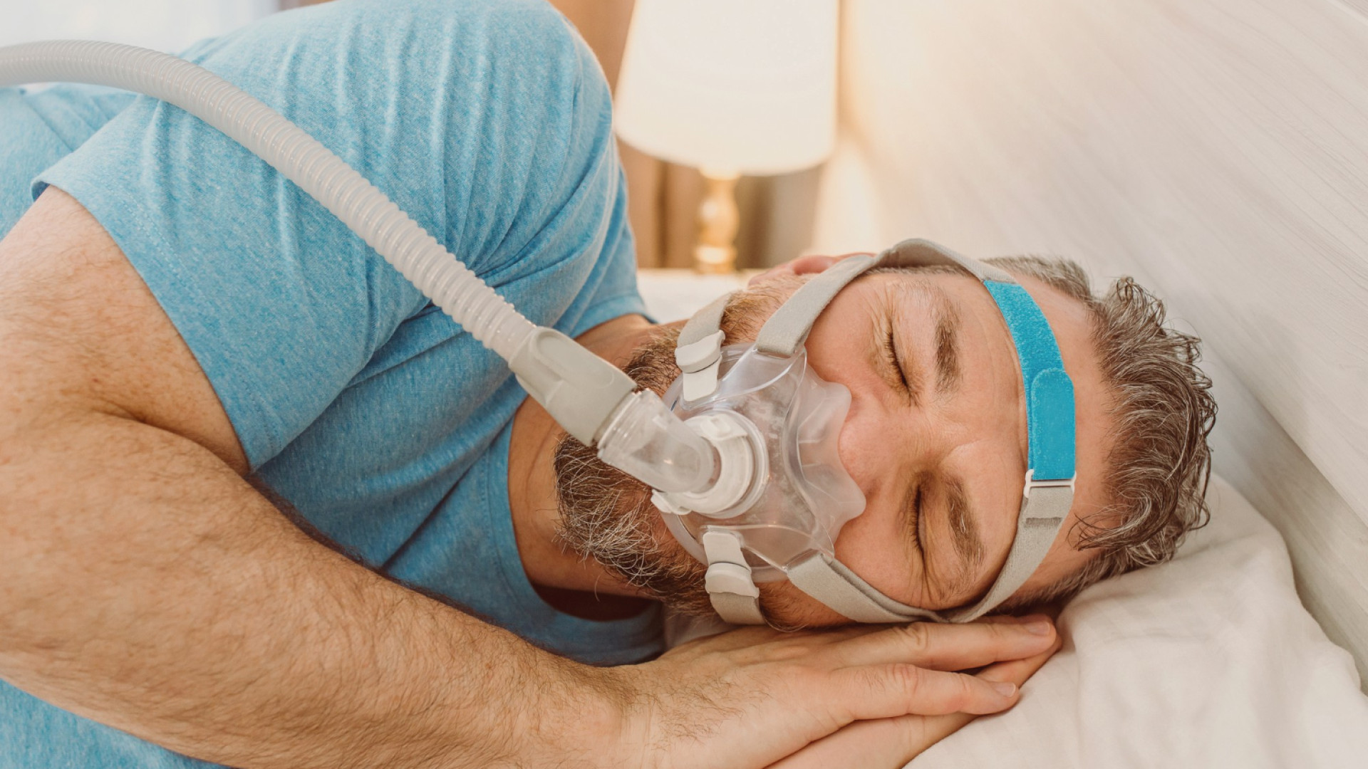 Bien organiser un voyage quand on souffre d’apnée du sommeil : conseils et astuces